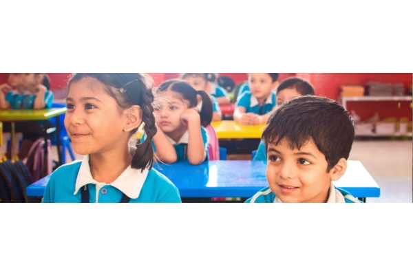 Immagine di bambini in classe, scuola primaria Immagine di bambini in classe, scuola primaria