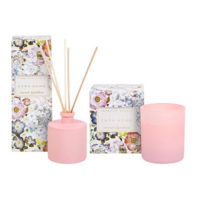 Diffusore di profumo e candela floreali Diffusore di profumo e candela floreali